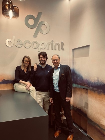Géraldine Debruyne (Sales & Customer Service), Joachim Benoit (Production Manager) en Philippe Debruyne (CEO Decoprint)